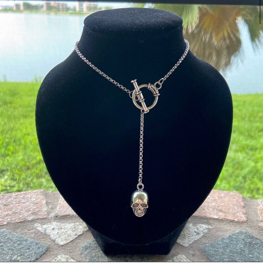 Skull Lariat Necklace! 🖤💀☠️